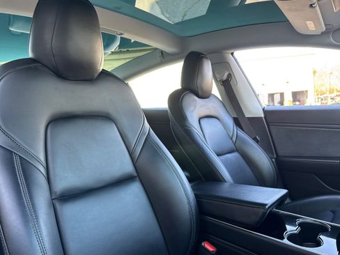 Used 2018 Tesla Model 3 Mid Range image 27