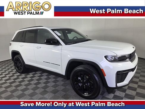 New 2026 Jeep Grand Cherokee Altitude RWD image 1