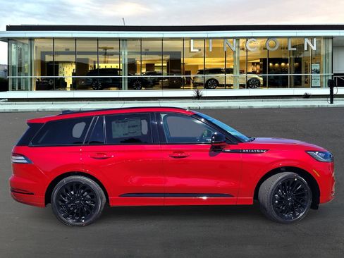 New 2026 Lincoln Aviator Reserve image 3