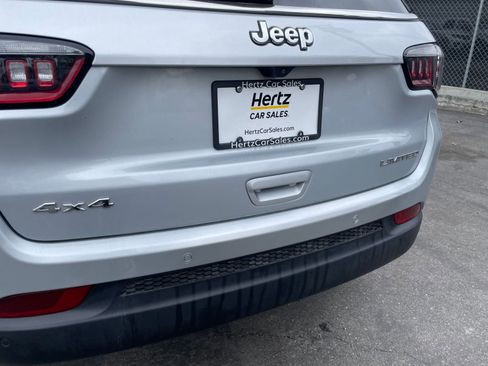 Used 2025 Jeep Compass Limited image 24