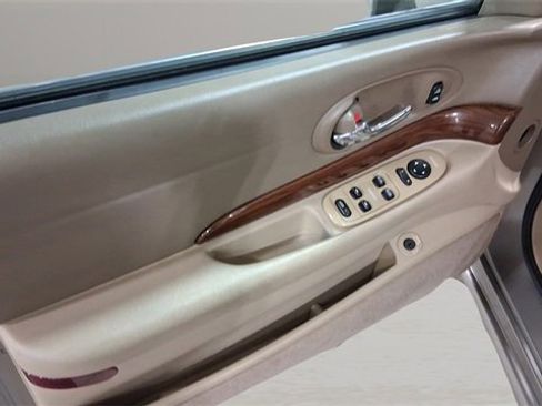 Used 2004 Buick Le Sabre Custom image 29