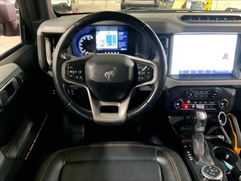 Used 2023 Ford Bronco Badlands image 5