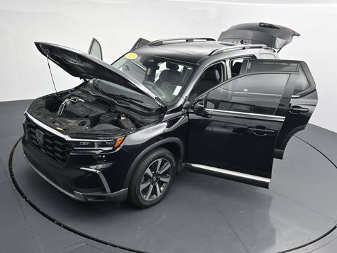 Used 2023 Honda Pilot Touring image 43