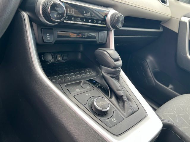 Used 2022 Toyota RAV4 XLE w/ Convenience Package AWD/4WD image 26