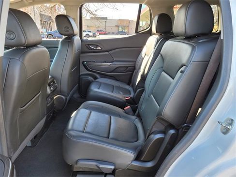 Used 2023 GMC Acadia SLT image 11