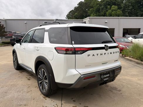 New 2026 Nissan Pathfinder Platinum FWD image 6