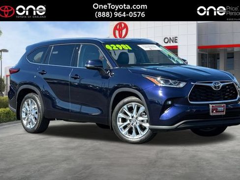 Used 2022 Toyota Highlander Limited AWD/4WD image 1