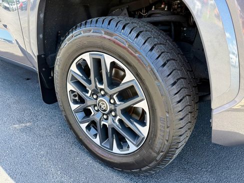 Used 2023 Toyota Tundra Limited AWD/4WD image 14