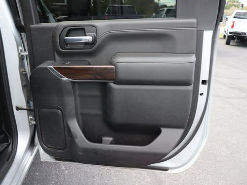 Used 2022 GMC Sierra 3500 SLT w/ SLT Convenience Package image 25