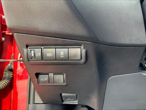 Used 2026 Toyota Corolla Cross XLE w/ Convenience Package FWD image 33