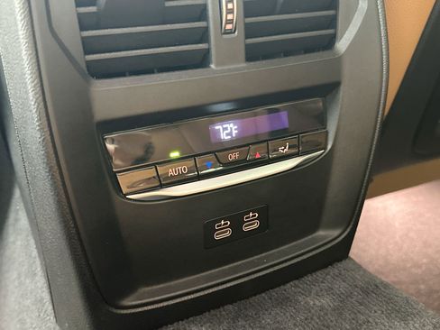 Used 2022 BMW 430i Coupe w/ M Sport Package image 25