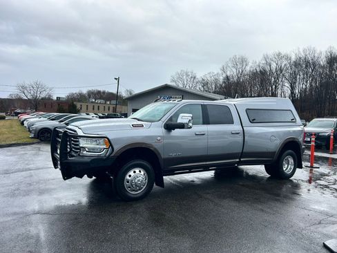 Used 2023 RAM 3500 Limited image 3