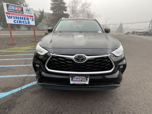 Used 2020 Toyota Highlander XLE image 8