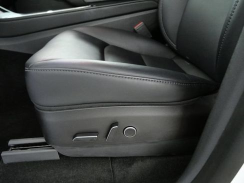 Used 2023 Tesla Model Y Long Range AWD/4WD image 16