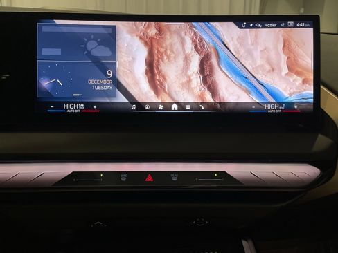 Certified 2025 BMW X3 xDrive30i w/ Convenience Package image 22