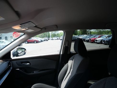 Used 2021 Nissan Rogue SV AWD/4WD image 11