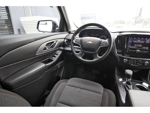 Used 2021 Chevrolet Traverse LS FWD image 10