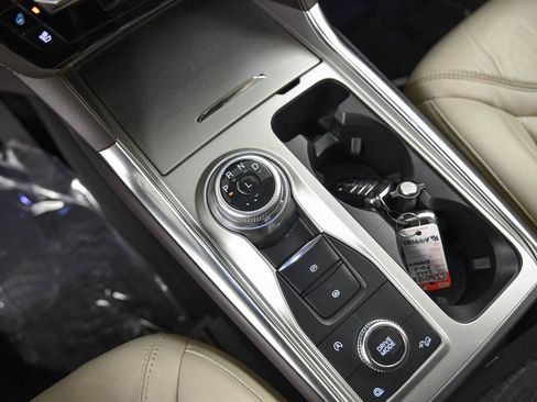 Used 2023 Ford Explorer Platinum w/ Technology Package image 23