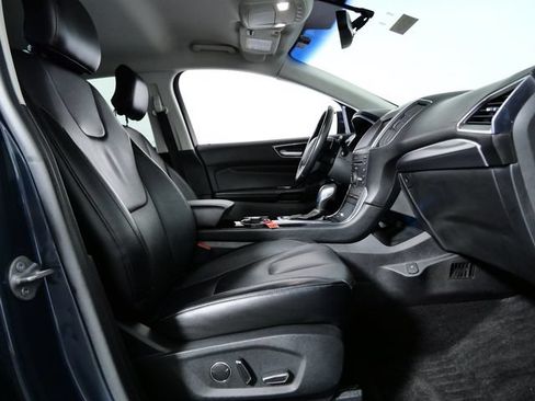 Used 2016 Ford Edge Titanium w/ Technology Package AWD/4WD image 11