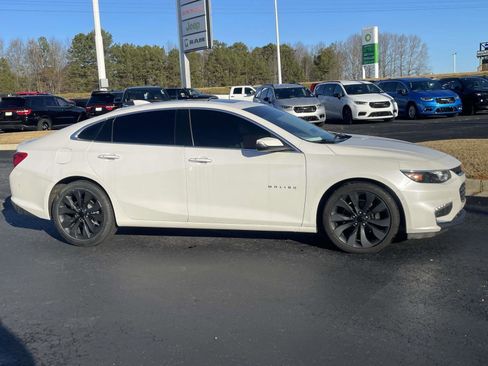 Used 2018 Chevrolet Malibu Premier w/ Premier Sun and Wheel Package image 15