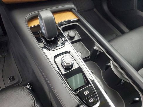 Used 2023 Volvo XC90 B6 Plus w/ Protection Package Premier image 31