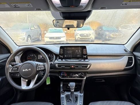 Used 2023 Kia Seltos LX image 16