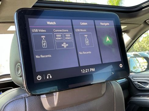 Used 2021 GMC Yukon Denali w/ Denali Premium Package image 28