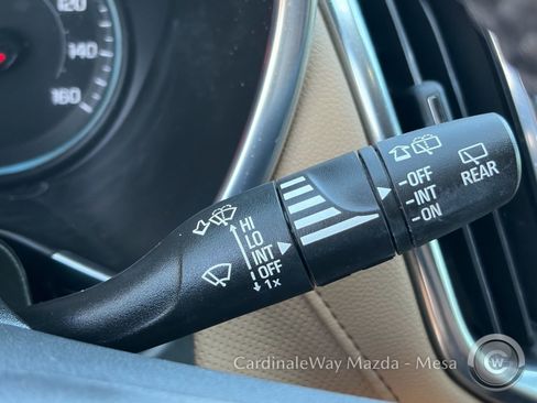 Used 2022 Chevrolet Equinox Premier FWD image 18