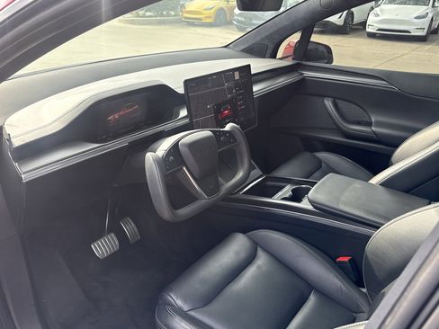 Used 2022 Tesla Model X Plaid image 2
