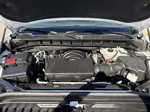 Certified 2025 GMC Sierra 1500 SLT image 3