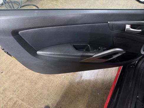 Used 2015 Hyundai Veloster Turbo FWD image 10