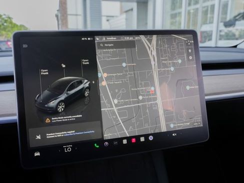 Used 2024 Tesla Model Y Long Range AWD/4WD image 39