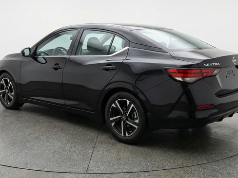 Used 2025 Nissan Sentra SV image 6