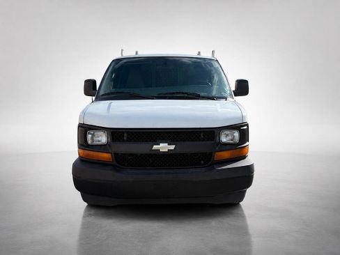 Used 2017 Chevrolet Express 2500 Extended RWD image 10