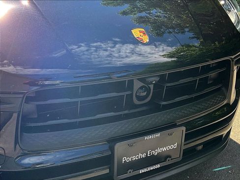 Certified 2026 Porsche Macan AWD/4WD image 32