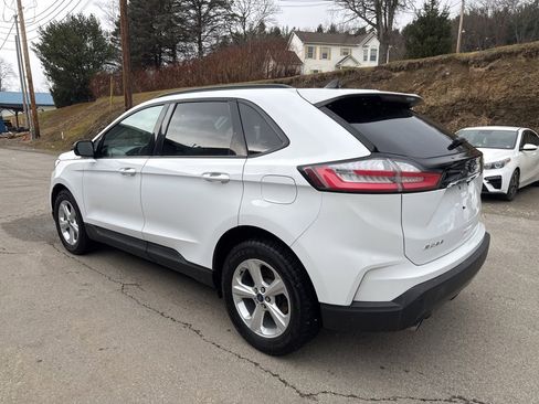 Used 2020 Ford Edge SE image 5