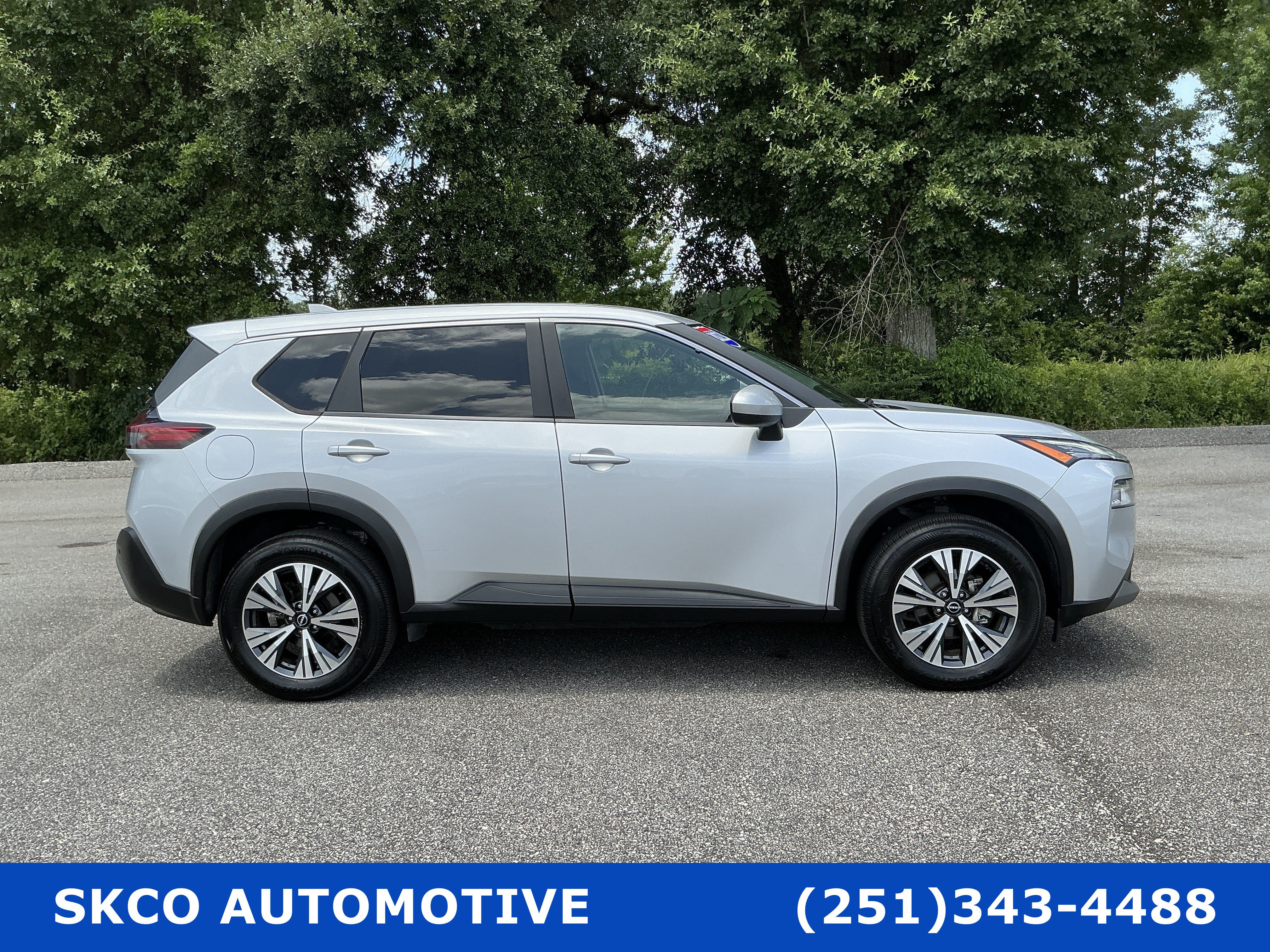 Used 2023 Nissan Rogue SV AWD/4WD image 6