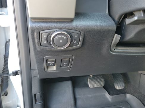 Certified 2018 Ford F150 Lariat w/ Trailer Tow Package AWD/4WD image 9