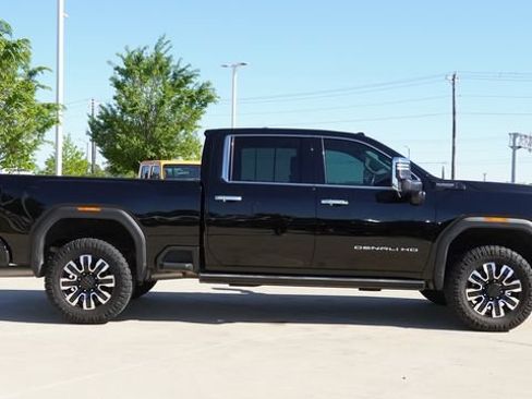 Used 2025 GMC Sierra 2500 Denali Ultimate AWD/4WD image 10