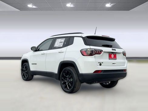 New 2026 Jeep Compass Latitude image 3