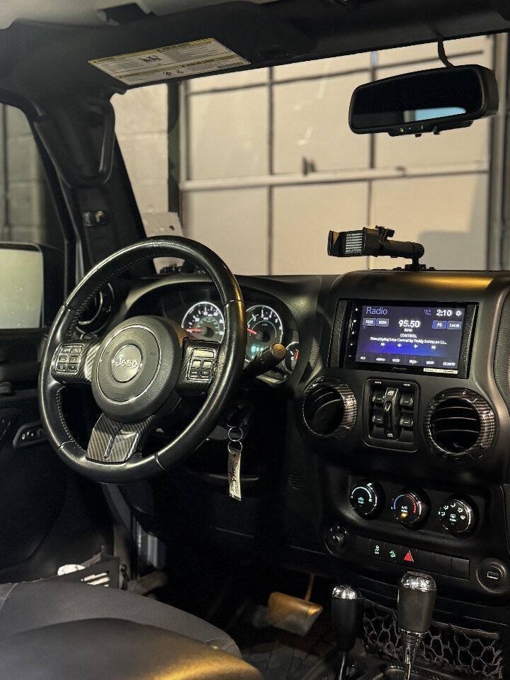 Used 2017 Jeep Wrangler Unlimited Sport AWD/4WD image 3