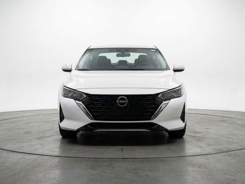 Used 2025 Nissan Sentra SV FWD image 2
