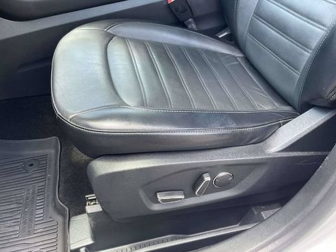 Certified 2018 Ford Edge SEL w/ Equipment Group 201A AWD/4WD image 9
