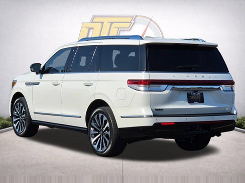 Used 2022 Lincoln Navigator Reserve AWD/4WD image 7