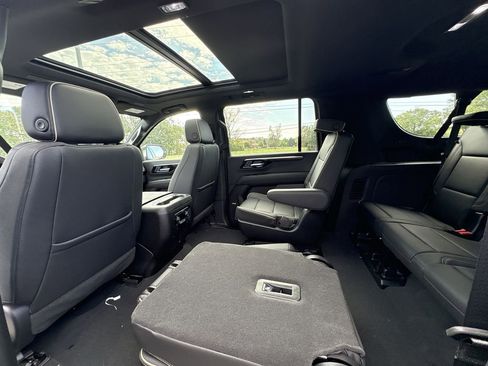 New 2026 Chevrolet Suburban Premier w/ Sun And Tow Package AWD/4WD image 25