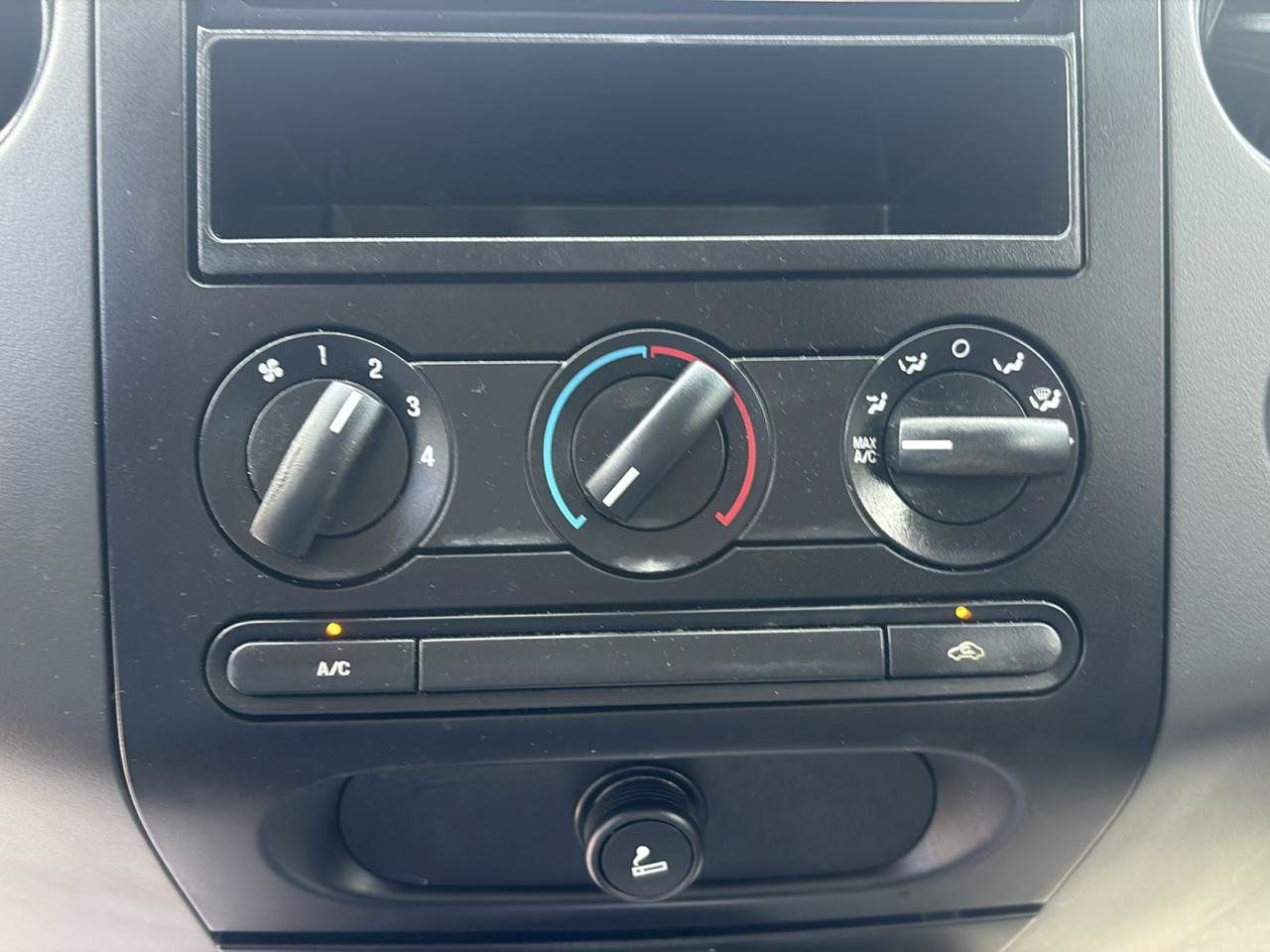 Used 2005 Ford F150 STX RWD image 13