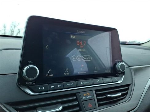 Used 2024 Nissan Altima 2.5 SV image 18