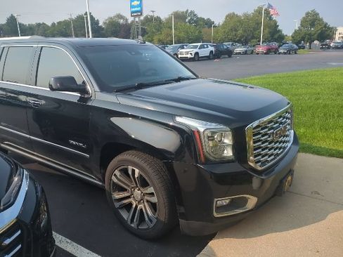 Used 2018 GMC Yukon XL Denali w/ Denali Ultimate Package AWD/4WD image 6