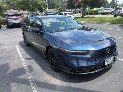 Used 2025 Honda Accord SE image 2