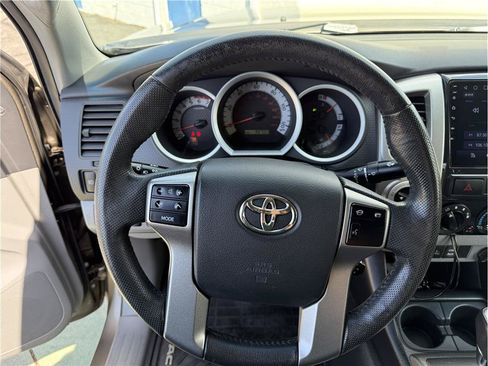 Used 2012 Toyota Tacoma 4x4 Access Cab V6 w/ TRD Off-Road Pkg image 24